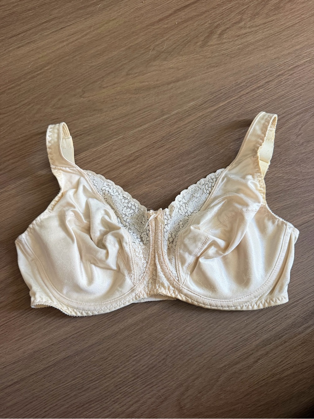 Playtex Lace-Trim Full Coverage Bra - Cream